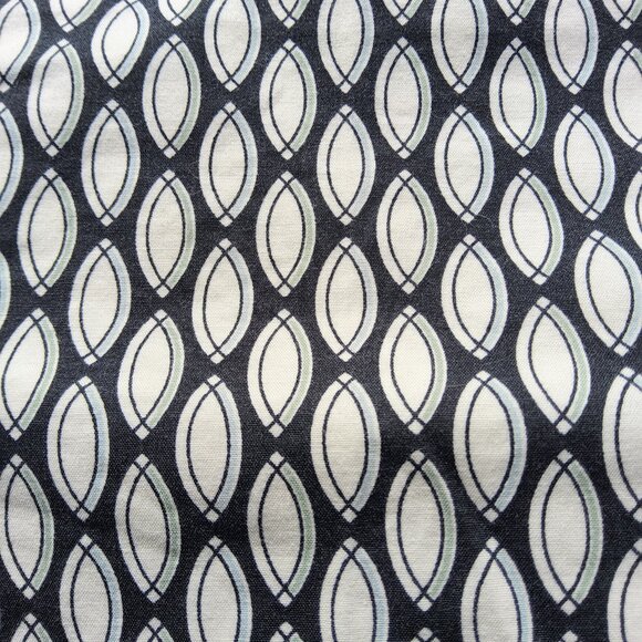 Gap Women Skirt, size 4 reg, colour white, navy and baby blue - Picture 2 of 6